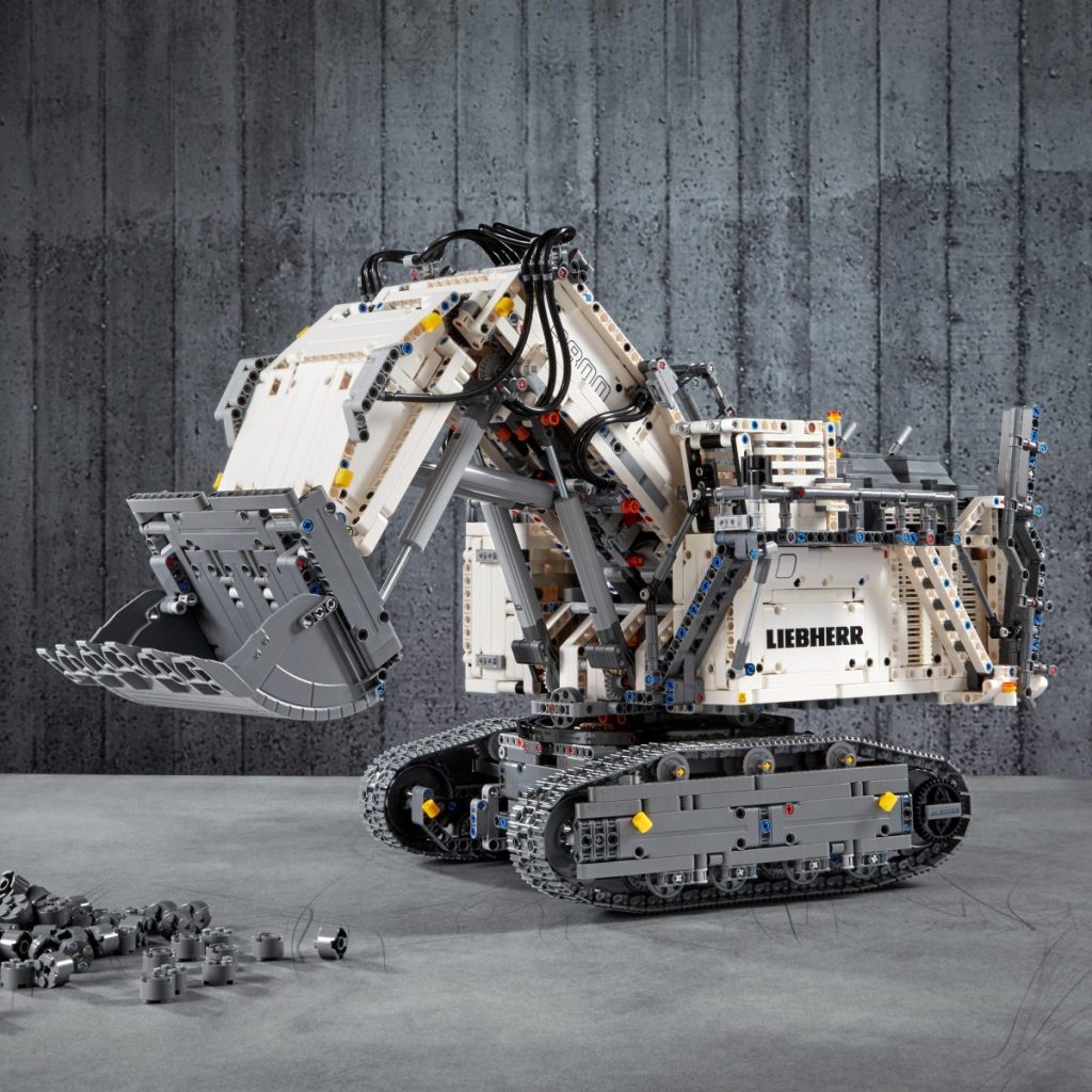 Lego-Technic-42100-La-pelleteuse-Liebherr-R-9800-construction