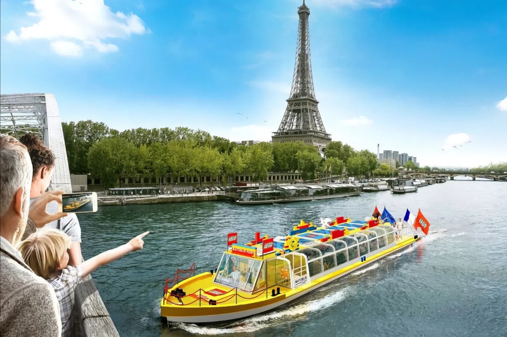 bateau LEGO Paris été 2024