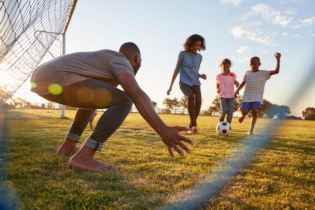 Jeux sportifs en famille : notre sélection de 6 activités amusantes