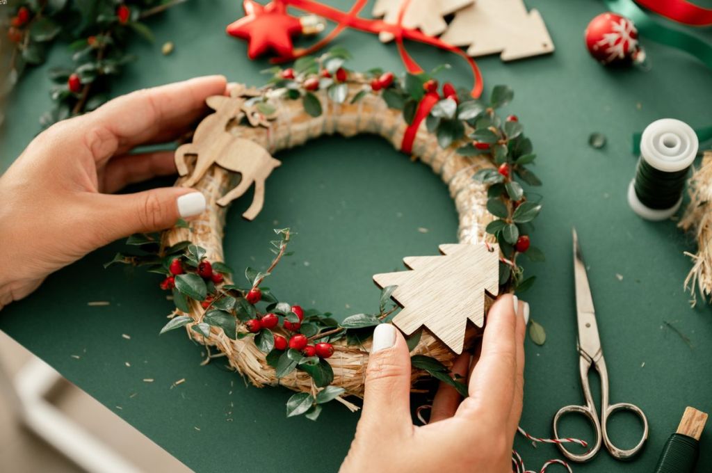 Bricolage couronne de Noël maternelle