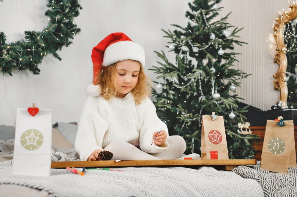 Cadeaux de Noël en maternelle : 6 idées d’activités DIY à réaliser avec les enfants